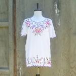1970s White Blouse With Embroidered Flowers